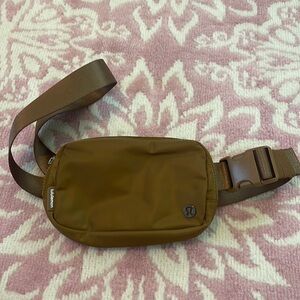 Lululemon belt bag NWOT - brown